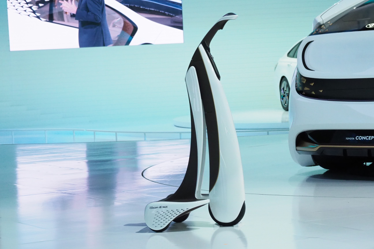 Toyotas Concept-i Walk offers rolling personal mobility